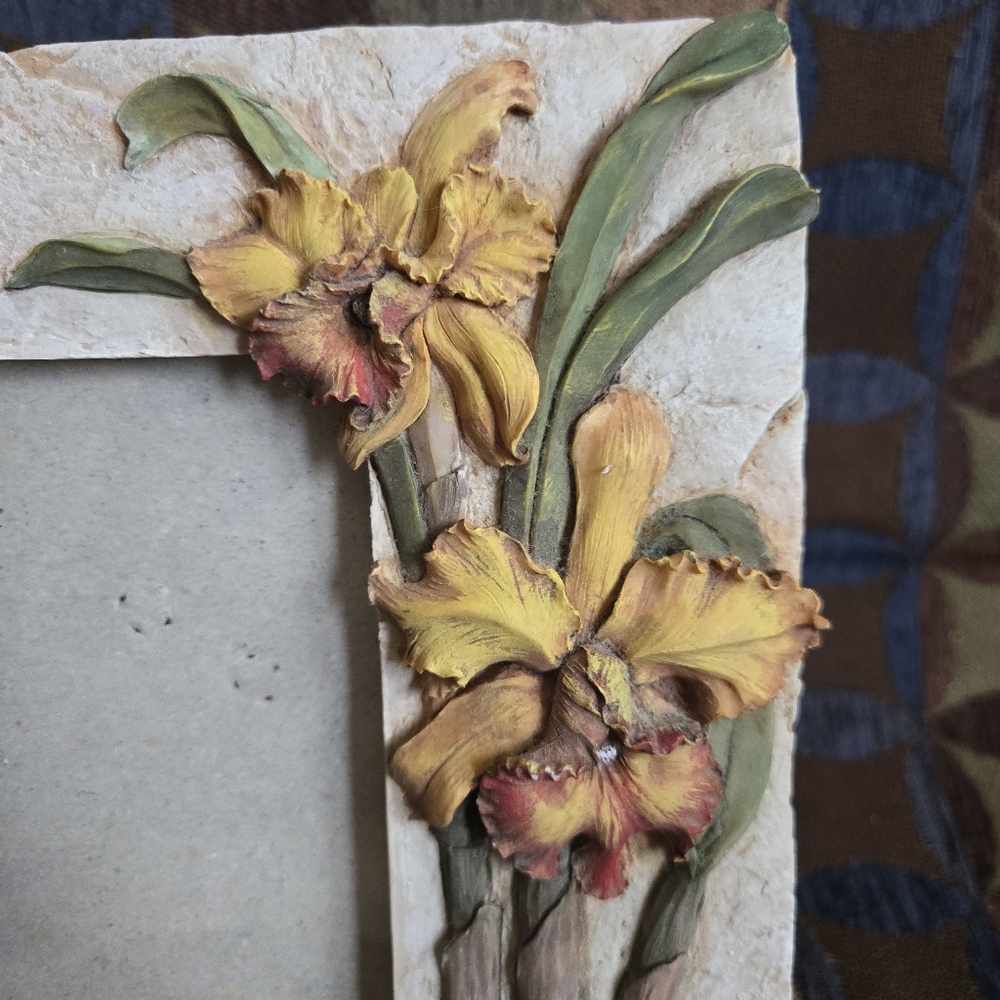 Floral Accented Picture Frame - Picture 5 of 6